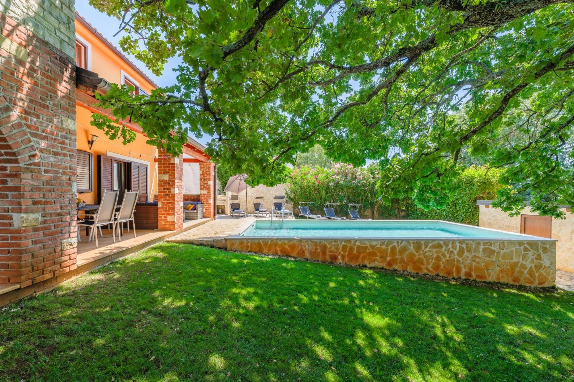 Villa Hrast Bacva Višnjan Kültér fotó