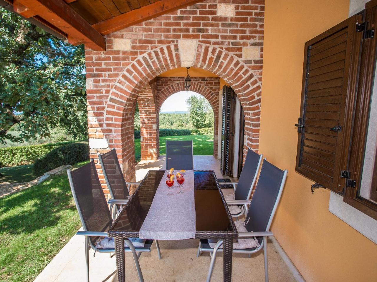 Villa Hrast Bacva Višnjan Kültér fotó